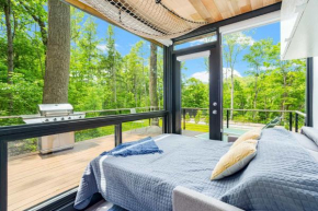 Cute Riverside Cabin w Hot Tub Fire Pit & Kayaks